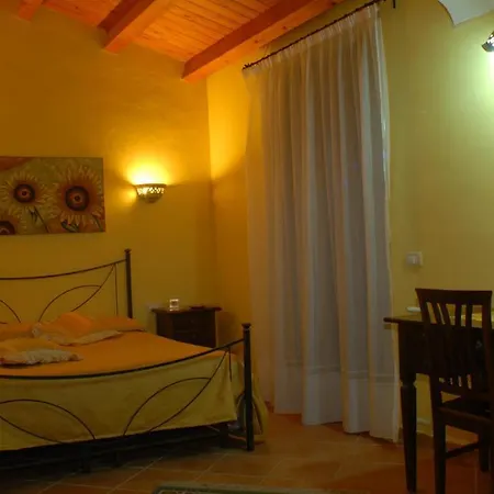 Triskeles فندق مبيت وإفطار 4*