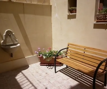 Bed & Breakfast Triskeles 4*