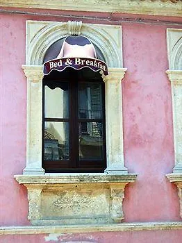 Bed & Breakfast Triskeles 4*