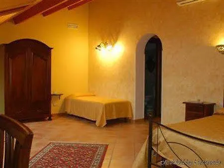 Triskeles Bed & Breakfast 4*