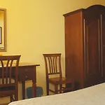 Triskeles Bed and Breakfast 4*