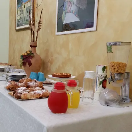 Triskeles לינה וארוחת בוקר סירקוזה